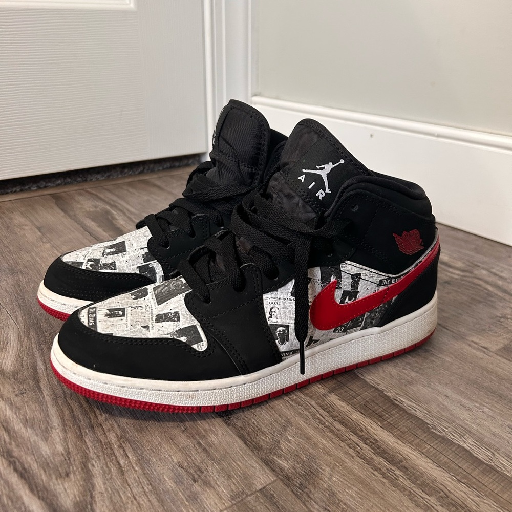 JORDAN KIDS Y7
Air Jordan 1 Mid tSE "Newspaper" sneakers